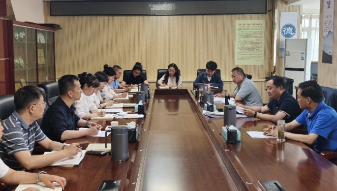 秦禾为省侨联机关全体党员干部讲专题党课