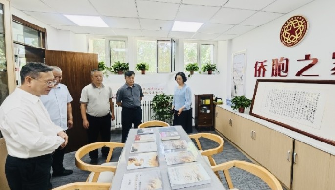中国侨联秘书长陈迈一行在甘调研
